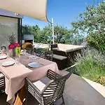 Villa Beautiful Monte With Pool *