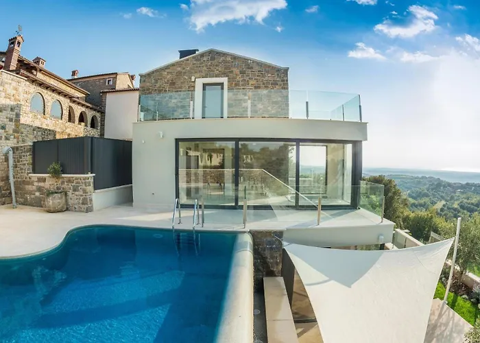 Villa Beautiful Monte With Pool *