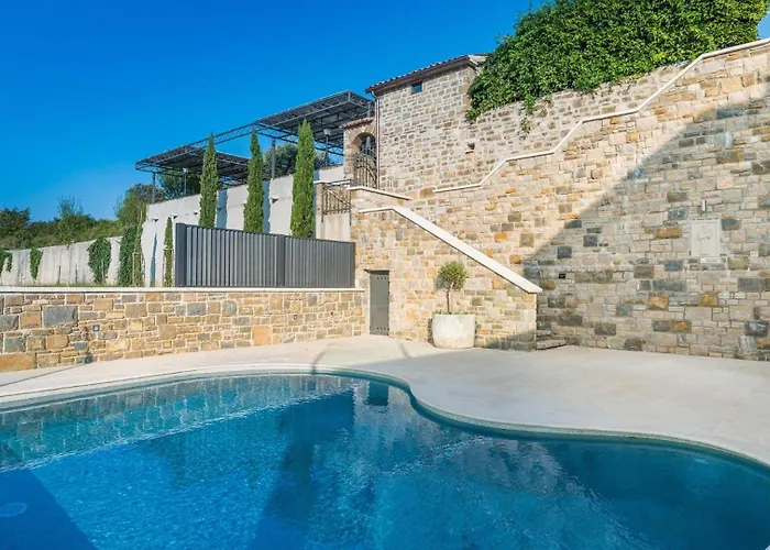 Beautiful Monte With Pool Villa Momjan