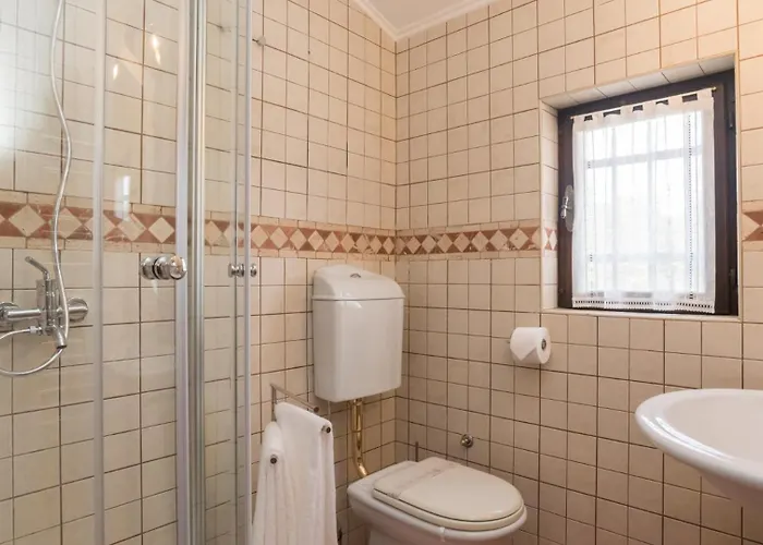 Beautiful Monte With Pool