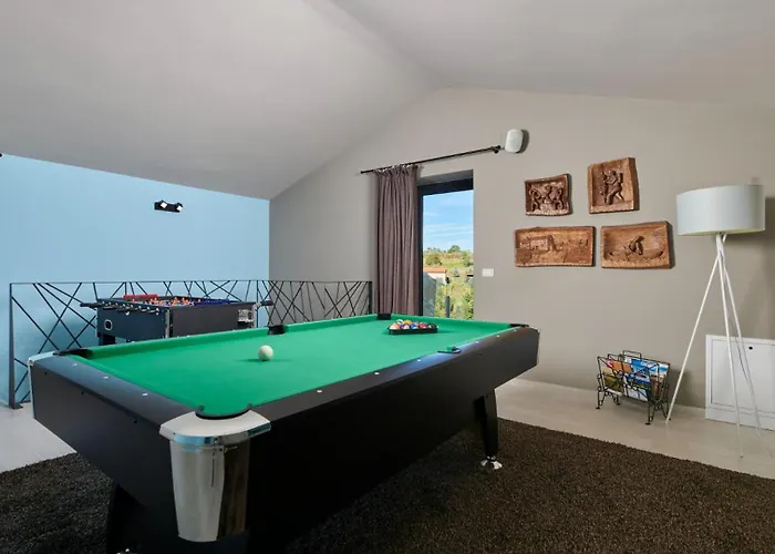Beautiful Monte With Pool