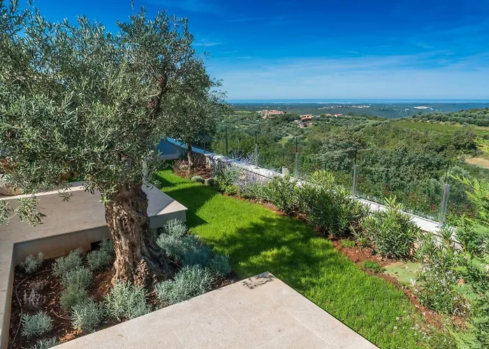 Villa Beautiful Monte With Pool *