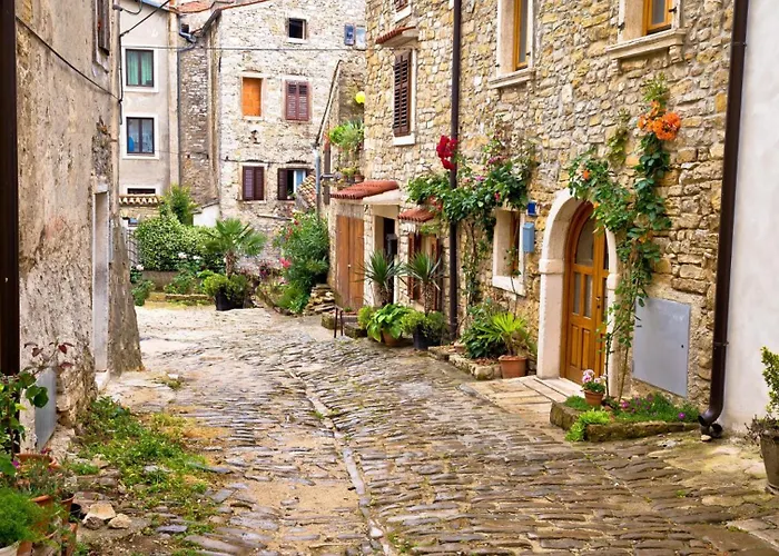 Villa Beautiful Monte With Pool