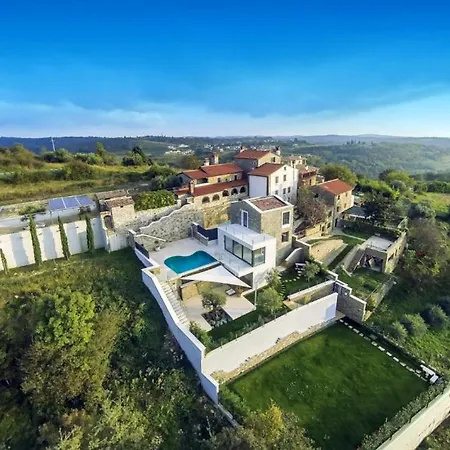 Beautiful Monte With Pool