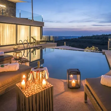 Villa Beautiful Monte With Pool