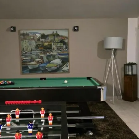 Beautiful Monte With Pool 빌라 *