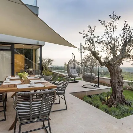 Villa Beautiful Monte With Pool *