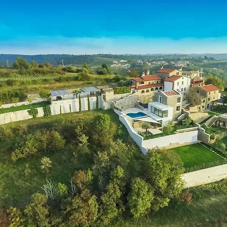 Beautiful Monte With Pool