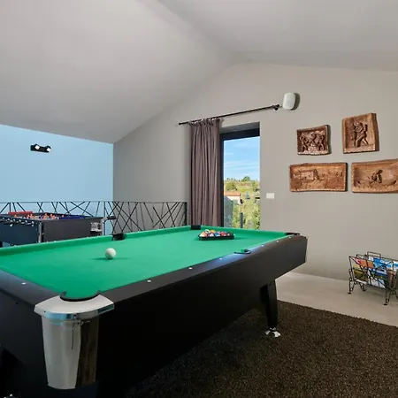 Villa Beautiful Monte With Pool *