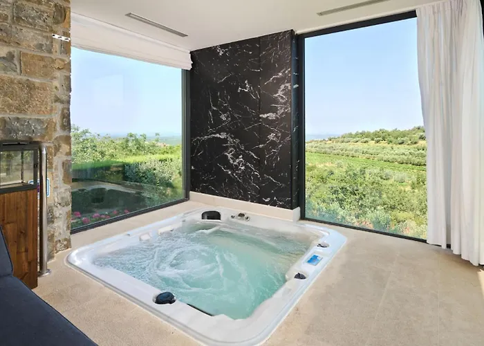 Villa Beautiful Monte With Pool *