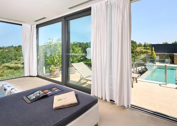 Villa Beautiful Monte With Pool