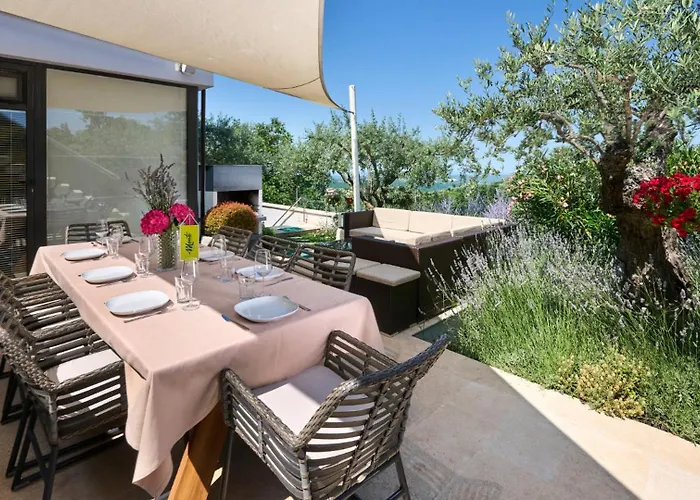 Villa Beautiful Monte With Pool *