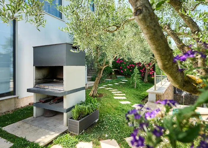 Beautiful Monte With Pool * Momjan